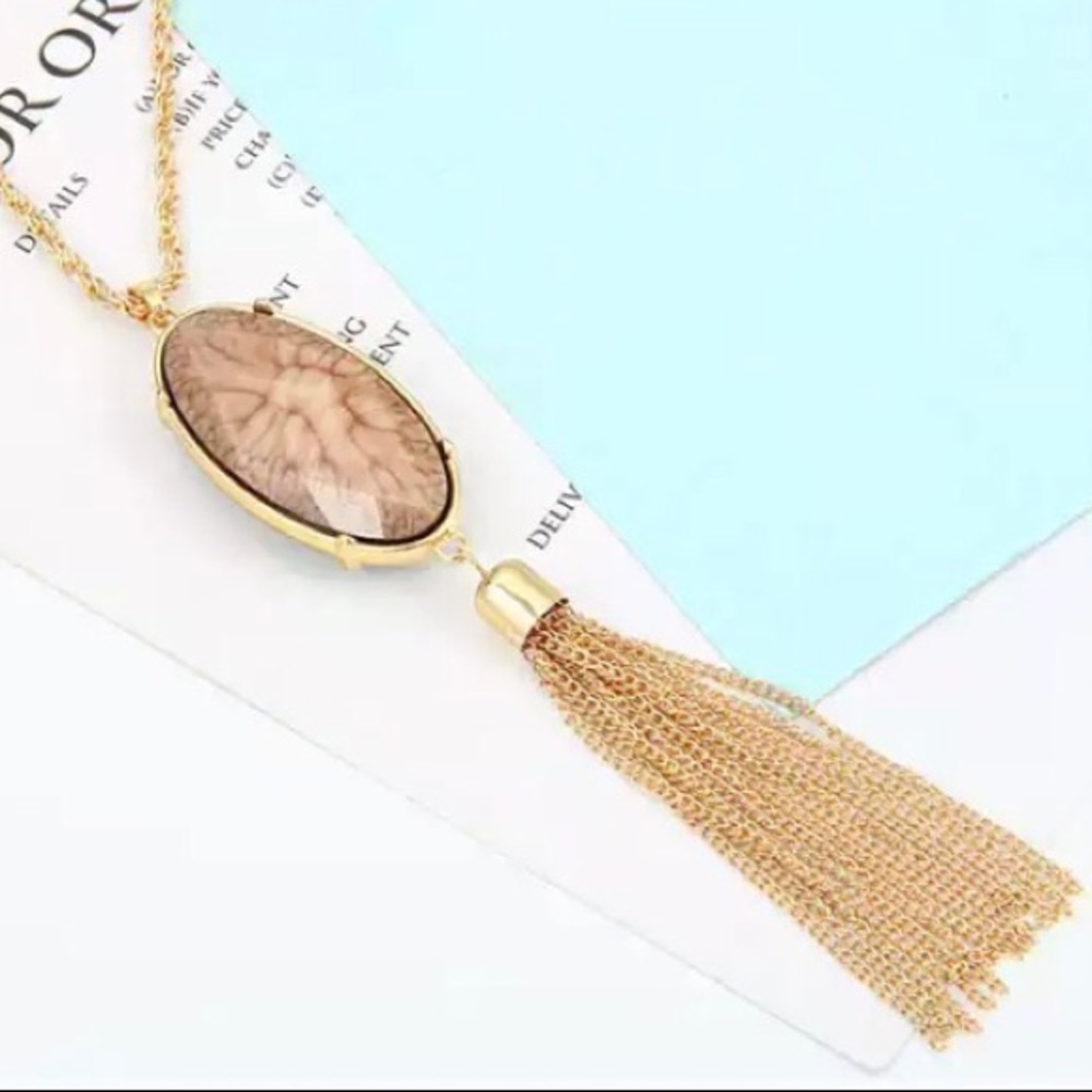NEW!💙💎GREEN & CHAMPAGNE 🍾 GOLD TASSEL NECKLACE! - Picture 5 of 6